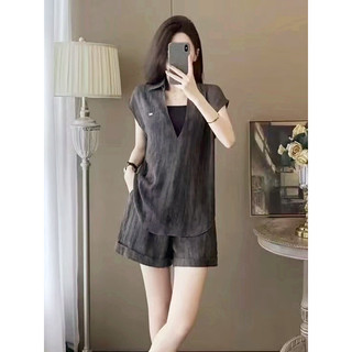 Bộ đồ thời trang nữ mùa hè, tôn dáng và thanh lịch, thiết kế nhẹ nhàng, bộ hai mảnh áo ngắn tay và quần short màu trơn.