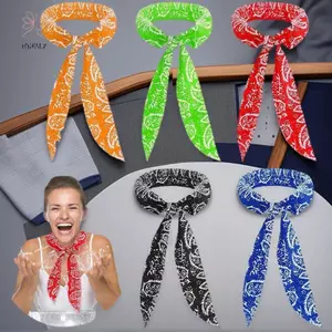 Hộp khăn lạnh làm mát dành cho ngoài trời mùa hè, tiện lợi với dây đeo tay và khăn thể thao chống nắng.