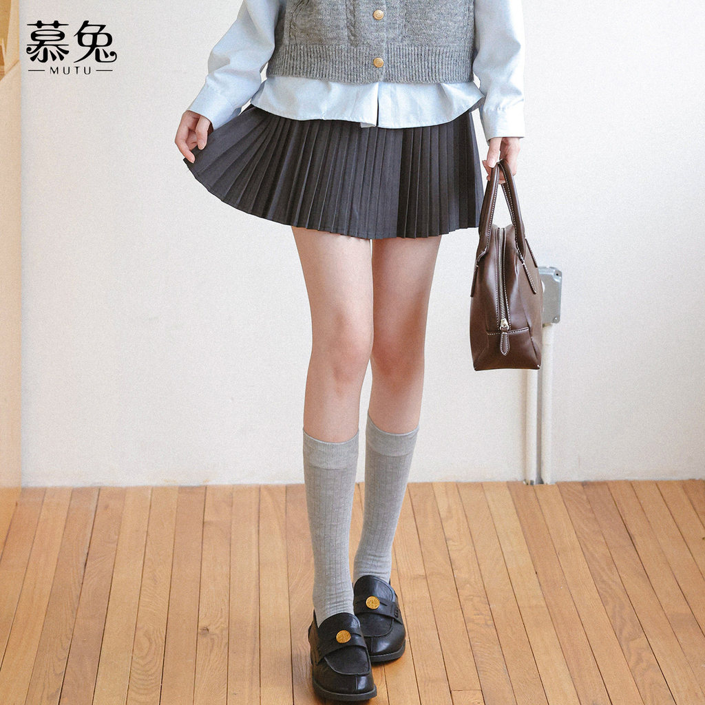 Váy xếp ly phong cách Hàn Quốc preppy, ôm dáng chữ A cho mùa xuân