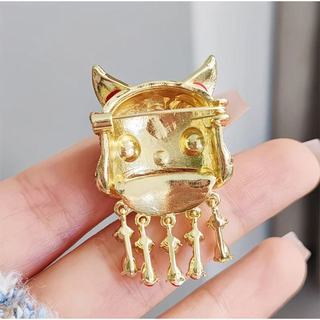 Bông tai thổ cẩm phong cách Trung Hoa đỏ, phù hợp corsage và phụ kiện sang trọng