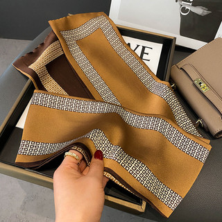 Khăn lụa nhỏ phong cách Hàn Quốc, trang trí xương đòn, thời trang thu đông