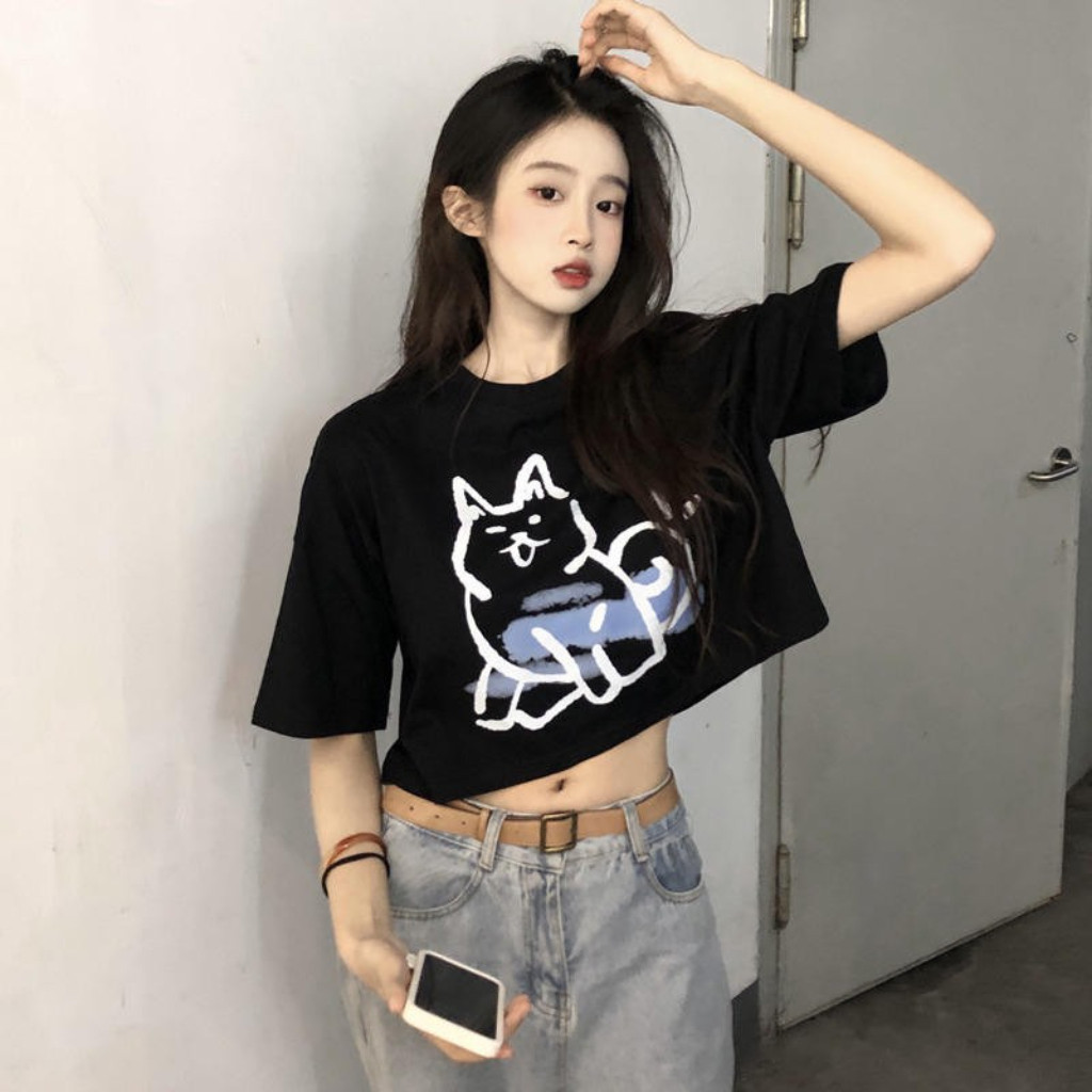 Áo thun ngắn tay nữ, được làm từ 100% vải cao cấp, mềm mại và thoải mái.