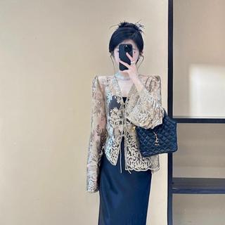 Áo sơ mi ren thêu hoa xù mỏng, thời thượng cho xuân hè