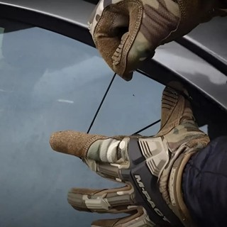 Vòng tay cácbua và paracord, tiện ích thoát hiểm khẩn cấp dành cho nhà thám hiểm
