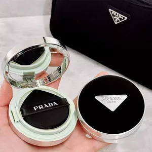PRADA 25 Mùa Xuân Sản Phẩm Mới Đệm Nylon LC5 Màu Trắng Chất Lỏng Nền Nhẹ Không Tháo Trang Điểm