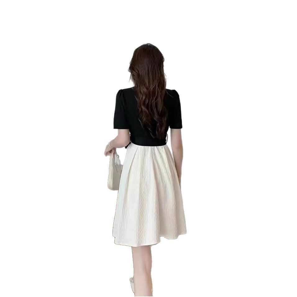 Đầm A-Line Cổ Vuông ,phong cách cổ điển,ôm eo tôn dáng,đi làm, đi chơi đều đẹp