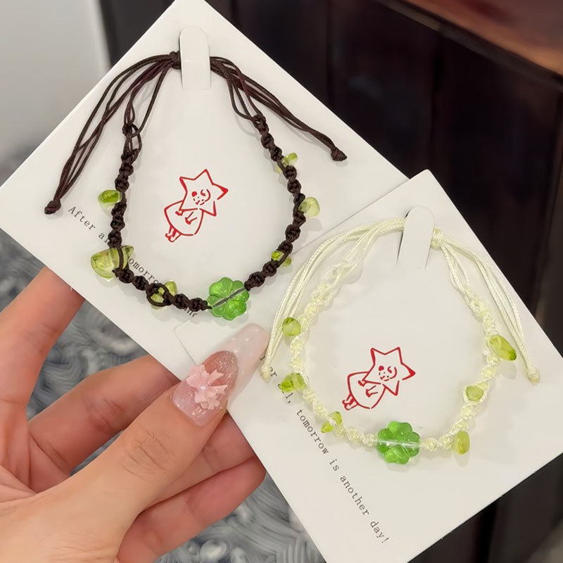 Vòng tay bướm dệt thời trang và dây đeo cổ tay tinh tế - quà tặng hoàn hảo cho bạn bè