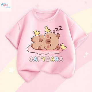 Áo thun cổ tròn in hình cá Kapibala dễ thương dành cho bé gái, kiểu dáng thoải mái và năng động.