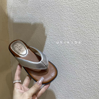Bé Gái Dép Thường Ngày 2026 Mùa Hè Mới Cho Bé Đi Biển Dép Flip-flop Chống Trơn Trượt Nhẹ Retro Trẻ Em Ngoài Trời Mặc Hàng Ngày