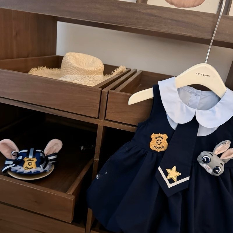Bé Gái Thỏ Cảnh Sát Sĩ Quan Đầm Trẻ Em Judy jk Preppy Phong Cách Hoa Bud Áo Vest Đầm Mùa Hè 2026 Phong Cách Mới Đầm Công Chúa