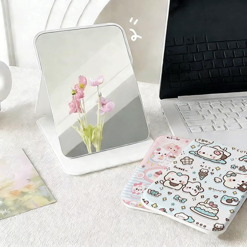Đồ ăn vặt cho thú cưngChất liệu bền đẹp, kiểu dáng hiện đại Gương trang điểm gấp cao cấp