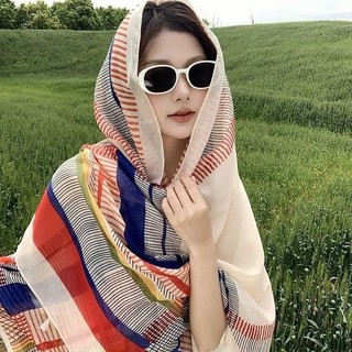 Bán áo khoác ngoài và khăn lụa mỏng cho nữ mùa hè 2026 cao cấp, phù hợp du lịch và đi biển với khả năng chống nắng tốt.