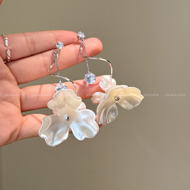 Zircon Earrings Silver Floral Design - Style Inspired by Vacations, Clip-On Type