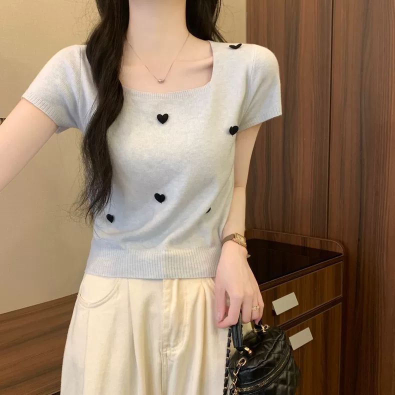 Áo hoodie cổ tròn thu đông, dáng rộng, chất liệu nhung - Phong cách thời trang giản dị