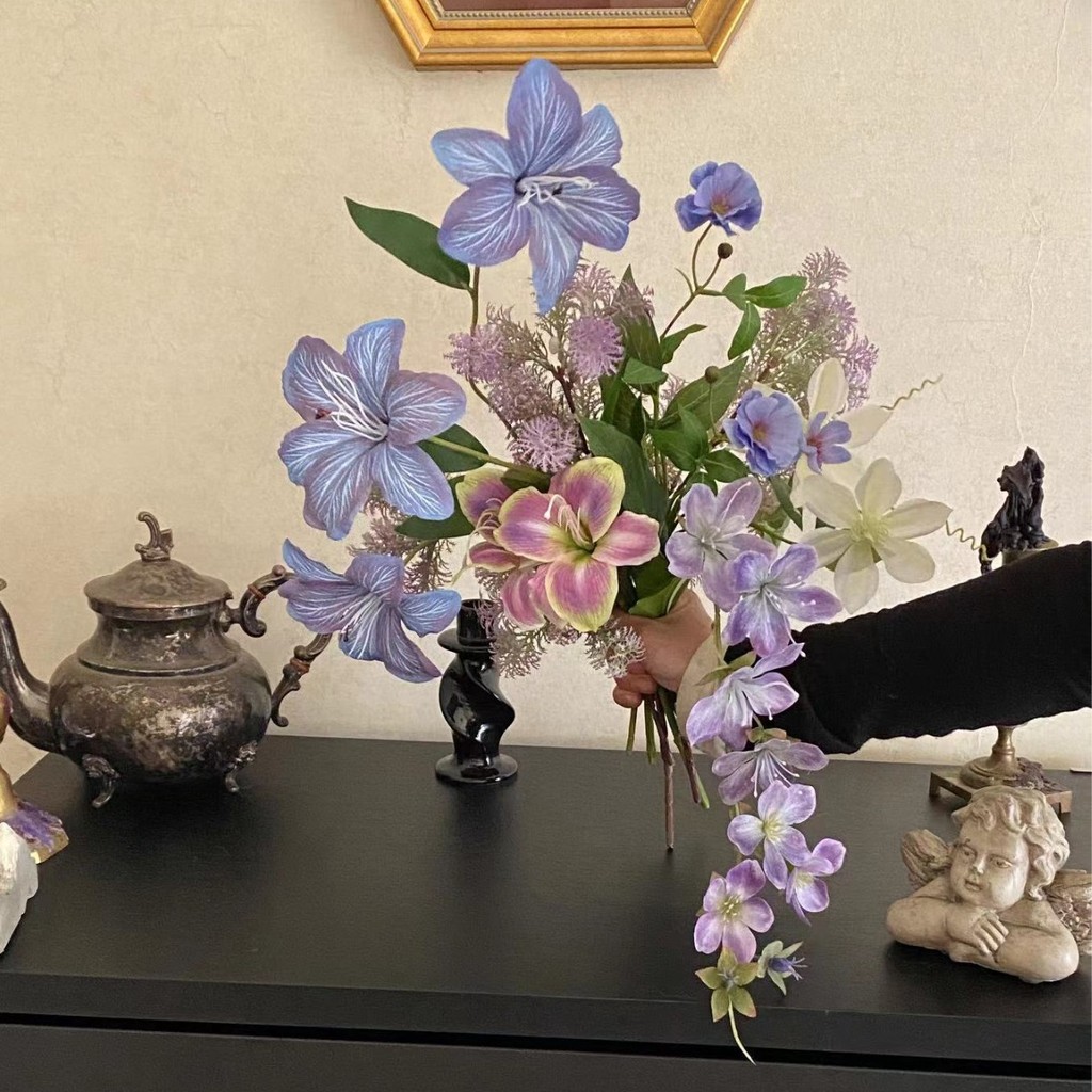 Hoa giả phong cách Khu vườn Monet tím cao cấp - Set hoa lụa decor nghệ thuật, trang trí cửa hàng & Phụ kiện chụp ảnh (Kèm Bình/Ruy băng)