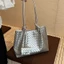 SQ11 Túi tote cổ điển dung tích lớn dành cho nữ Túi đeo vai dệt thời trang mới Túi thích hợp cao cấp