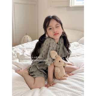 Bộ đồ ngủ hoa nhí cho bé gái – Set áo tay ngắn + quần short mỏng nhẹ, đồ mặc nhà mùa hè cho bé