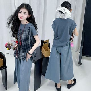 Bộ đồ bé gái mùa hè – áo thun phối áo hai dây caro và quần ống rộng phong cách Hàn Quốc