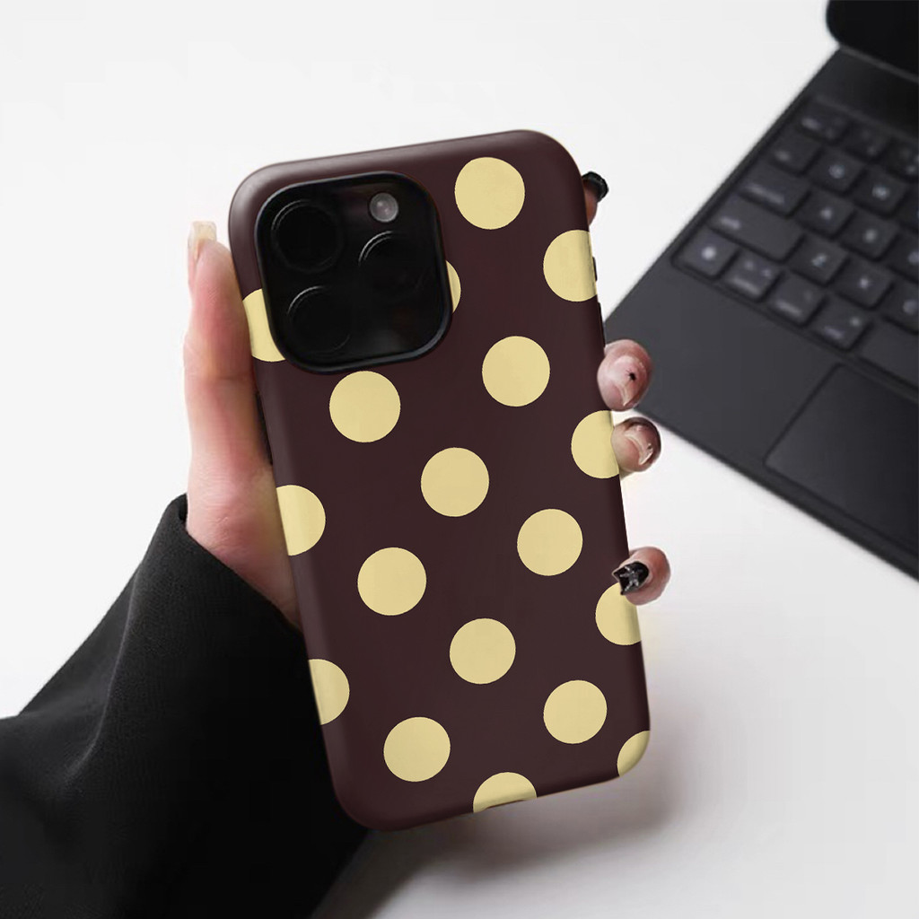 Họa tiết chấm bi màu đen nền màu nâu Thích hợp cho iPhone 17Promax 16Pro 15 11 12 13 14 xs XR 17Air Vỏ cứng hai lớp chống sốc NCNJ