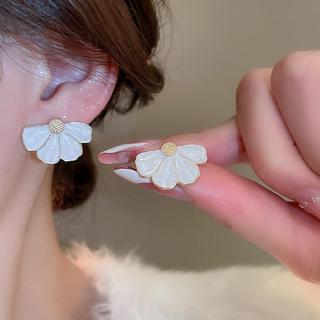Bông tai hình hoa trắng, thời trang dành cho nữ