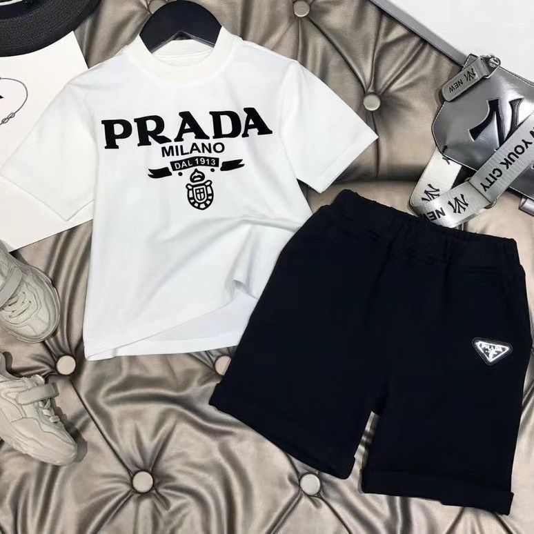Mùa Hè Phong Cách Mới Thời Trang In Chữ Ngắn Tay Quần Short Hai Mảnh Phù Hợp Với Nam Nữ Vừa Lớn Trẻ Em Bé Cotton Phù Hợp Với Hợp Thời Trang