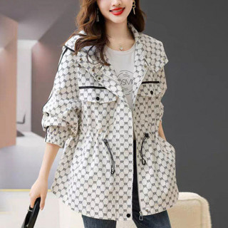 Áo khoác trench coat có mũ trùm đầu thanh lịch, kiểu dáng mới, rộng rãi, ôm eo, in họa tiết thời trang