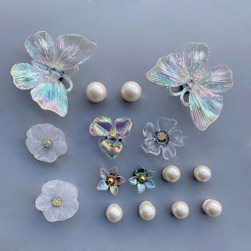 Set Charm Bướm Pha Lê Trắng & Hoa Ngọc Trai – Charm Gắn Dép Nữ Cao Cấp