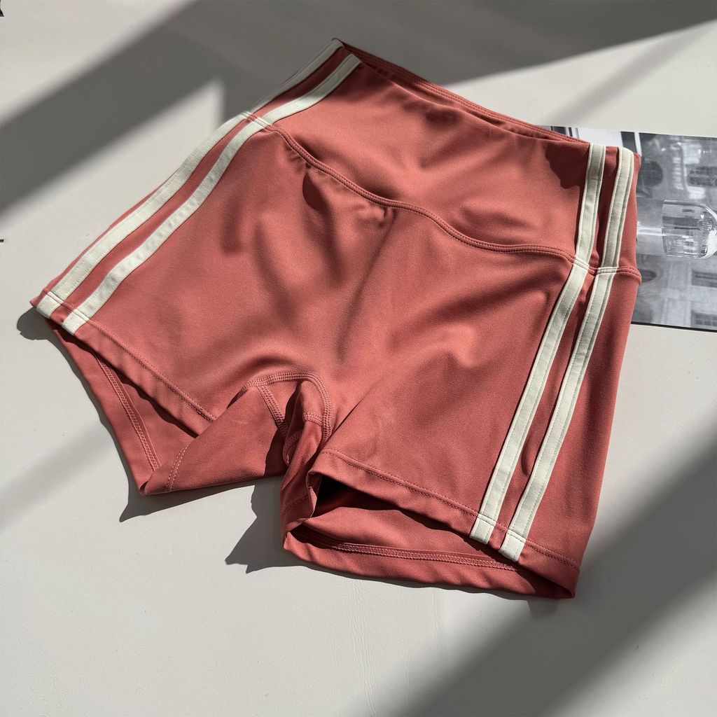 Trắng Hemming Thể Thao Quần Short Nữ Cao Cấp Thể Hiện Hông Mùa Hè Thể Dục Mặc Quần Tập Yoga Khỏa Thân Cảm Thấy Nhảy Tập Luyện Quần Ba Điểm