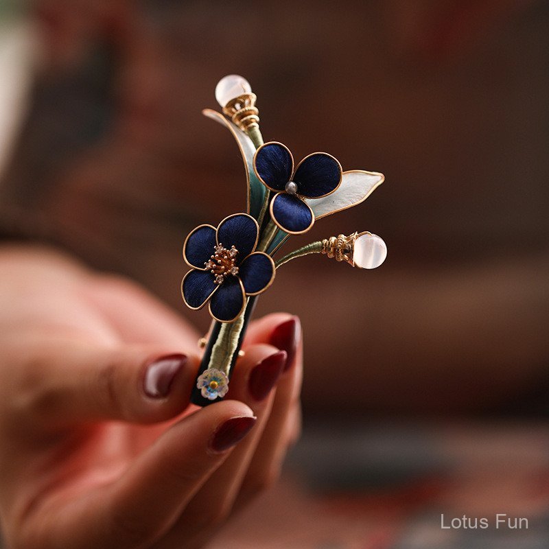 Kẹp tóc handmade từ nhung hoa và gỗ đàn hương - Phụ kiện thời trang dành cho nữ