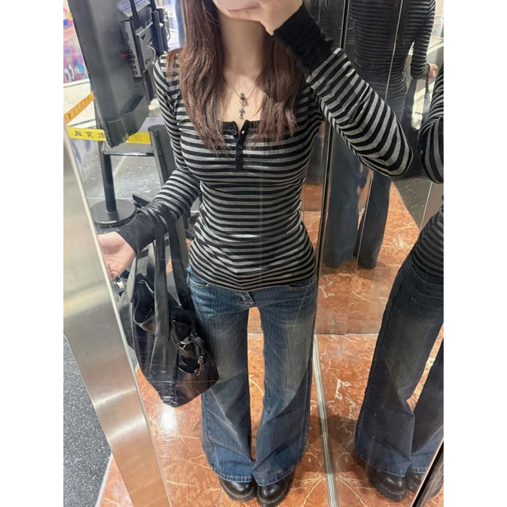 Áo Len Đức Nhung Đen Xám Sọc Cổ Chữ U Vai Dài Tay Thun Phù Hợp Mùa Thu Đông