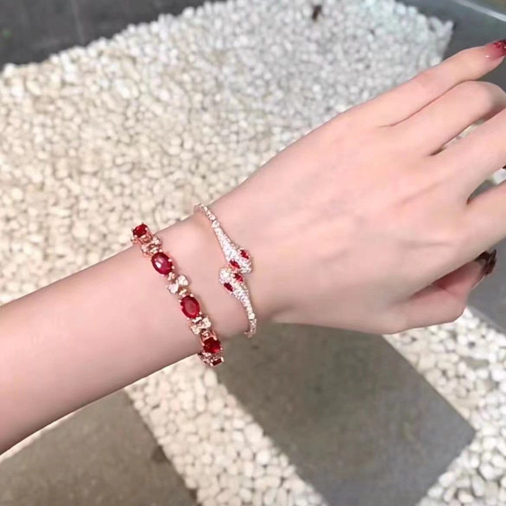 Voòng tay nữ zircon đỏ siêu lấp lánh, thiết kế thời trang và đa năng.
