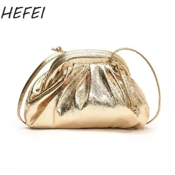Women's Minimalist Woven Straw Bag