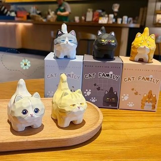 2026 Hoạt Hình Mới Nhựa Mèo Nhỏ Trang Trí Nhiều Màu Sắc Mini Giả Gỗ Khắc Meow Họ Mèo Con Các Bức Tượng Nhỏ Thủ Công Dễ Thương Quà Tặng Trang Trí Máy Tính Để Bàn