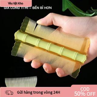 【COD】Lược trúc mát xa truyền thống không chỉ làm sạch gàu mà còn giúp thư giãn tinh thần sau một ngày dài mệt mỏi.