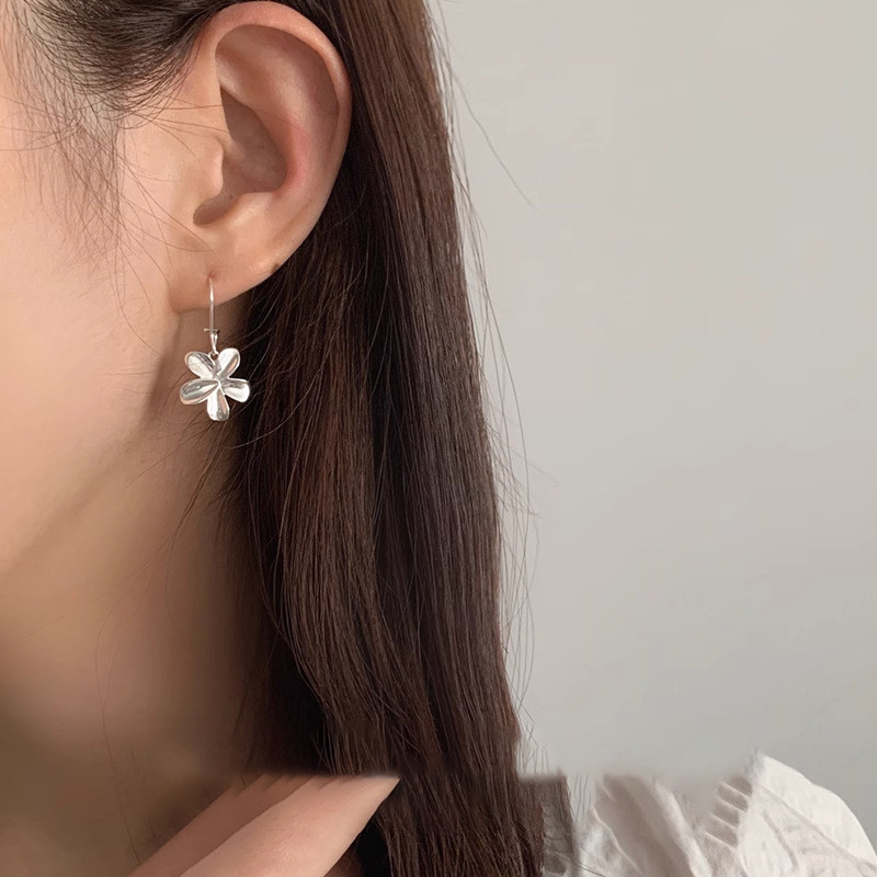 Bông tai hoa bạc S925 đa năng thanh lịch