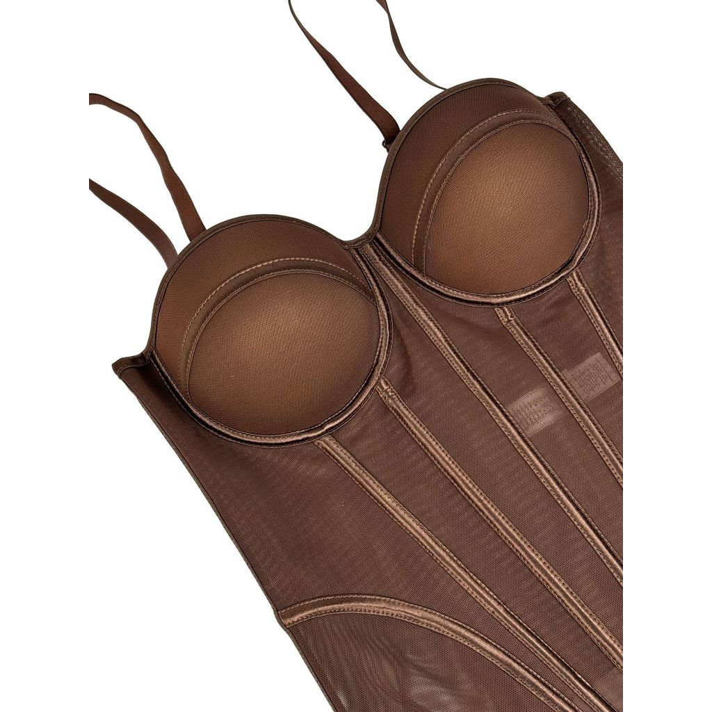 Corset lưới xương cá năm 2026, thiết kế mới gợi cảm với form slim fit