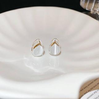 Giọt nước bông tai mắt mèo bạc đơn giản, tinh tế - nhẹ nhàng và sang trọng