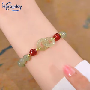 Vòng tay thiết kế thích hợp có liên kết lồng vào nhau cho nữ.
