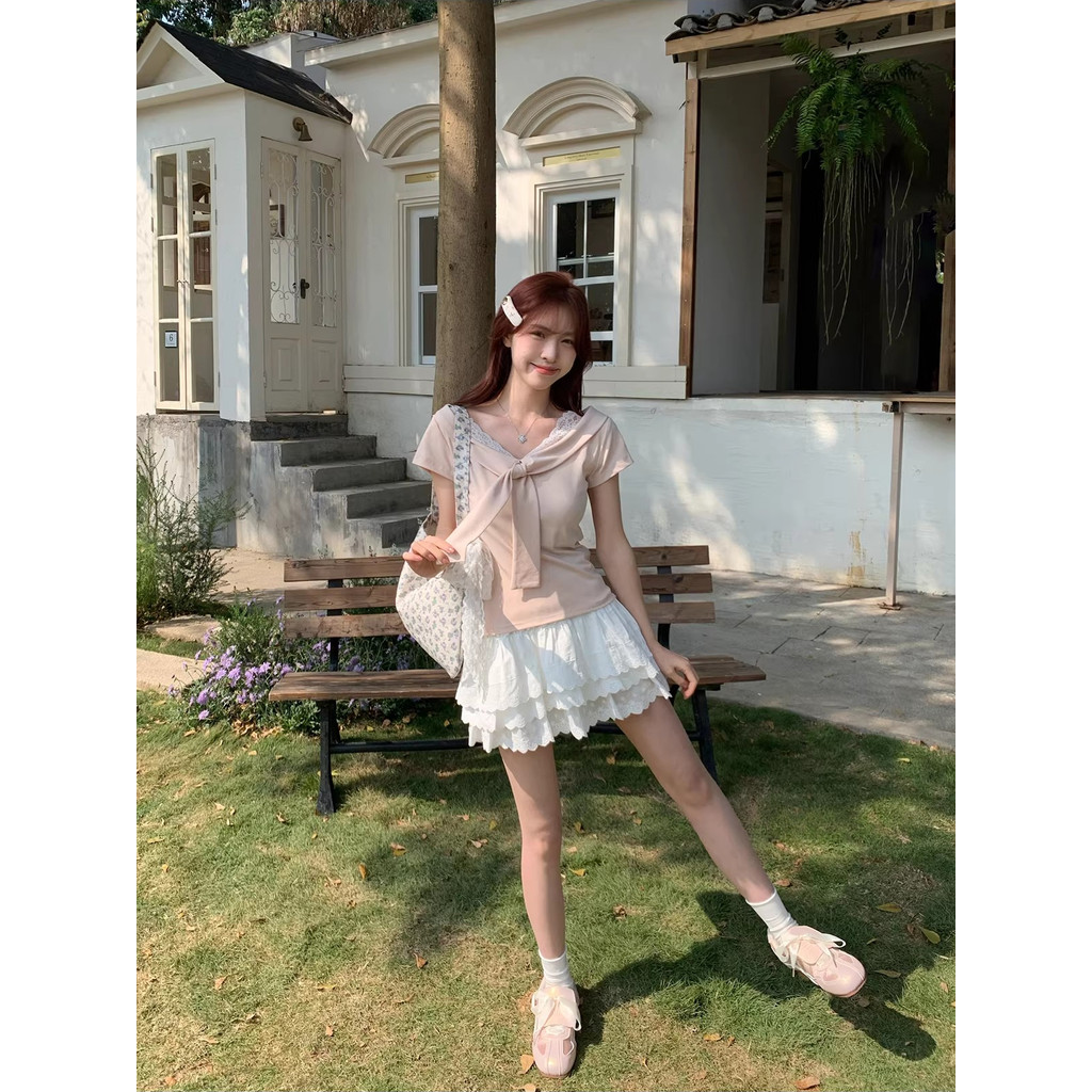 SUXI Áo thun nữ ngắn tay cổ chữ V nhẹ nhàng 260224