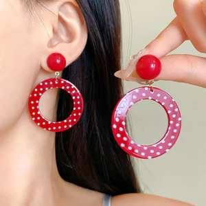 Bông tai thả hình tròn rỗng chấm bi màu đỏ, phong cách phương Tây Y2K cổ điển dành cho nữ