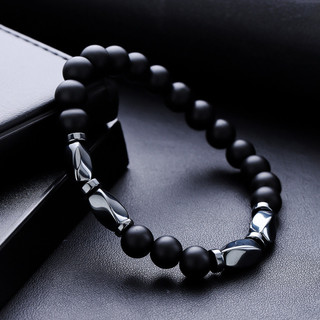Vòng tay onyx đen tinh tế, phù hợp mùa hè