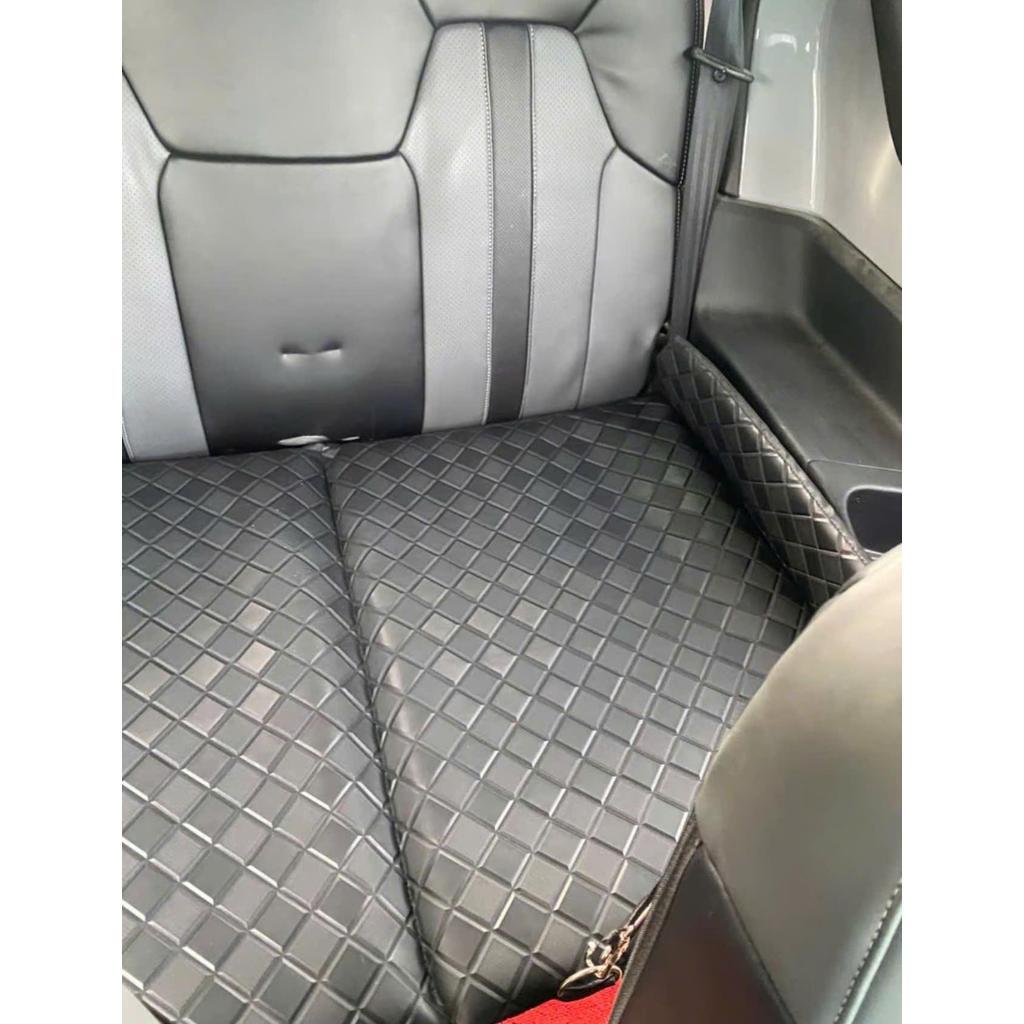 Đệm giường treo ghế sau cho xe Vinfast VF3 da Nappa đúc không chỉ chống thấm nước gấp gọn tiện lợi