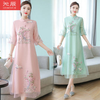 Váy sườn xám cải tiến, phong cách mùa hè mới dành cho phụ nữ, váy dài thêu, phong cách truyền thống Trung Quốc