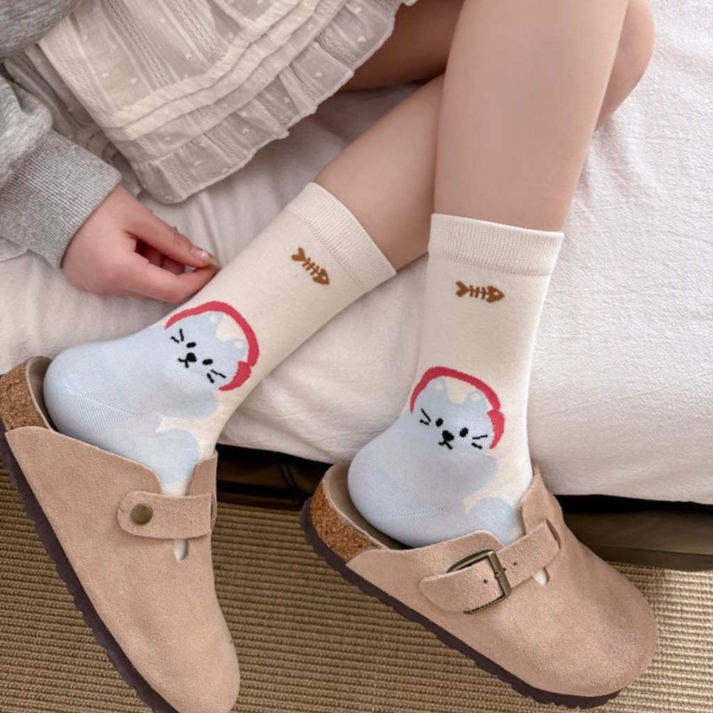 Tất lưới thoáng khí cho nữ bé gái, thiết kế mũi liền mạch, họa tiết hoạt hình Nhật Bản và 4 mẫu động vật từ vải polyester mềm.