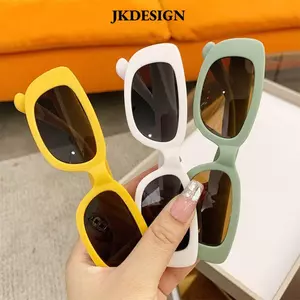 Kính râm trẻ em với khung hình bầu dục và chữ nhật, chống nắng hiệu quả và thời trang cho bé trai và bé gái