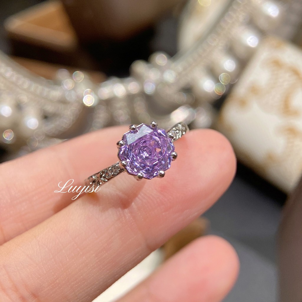 Nhẫn thời trang với aquamarine và đá quý carbon cao cấp, họa tiết hoa hồng và hình bát giác thủ công, màu xanh lá và tím rực rỡ