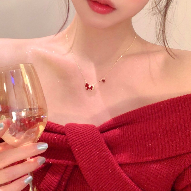 Vòng cổ mạ nhẹ nhàng dành cho nữ, phù hợp với áo len thanh lịch