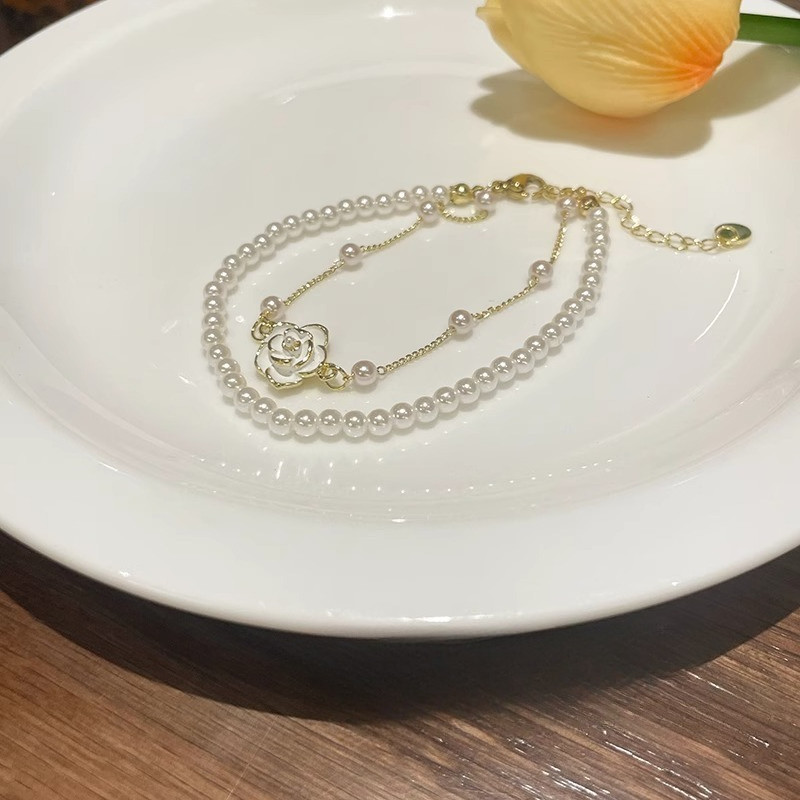 Vòng tay ngọc trai Camellia thiết kế hai lớp, sang trọng và tinh tế dành cho nữ