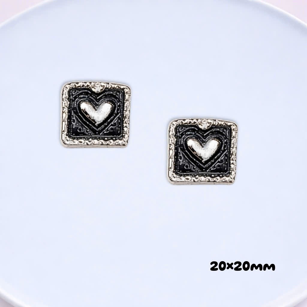Set charm Hello Kitty 8 món Smile đen