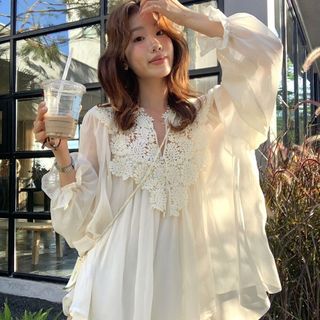 Áo sơ mi ren và voan hai mảnh cao cấp, phù hợp cho người nổi tiếng, màu trơn nữ tính cho xuân 2026